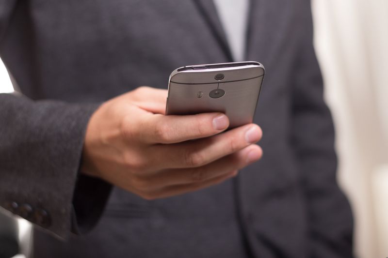 Here’s how to send files wirelessly from one smartphone to another in a matter of seconds