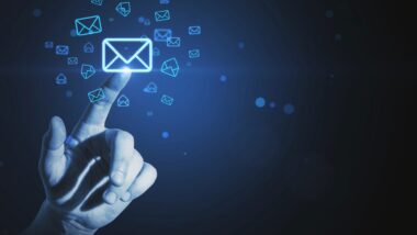 Copy multiple e-mail addresses from Word to Outlook in an instant