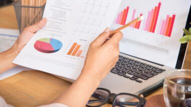 Use these options to design your pivot tables clearly and professionally