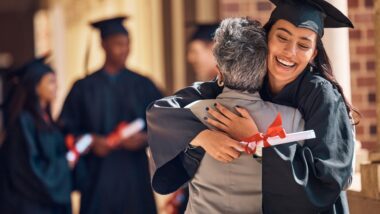 With just a few clicks, you can congratulate your granddaughter exclusively and impressively on her graduation