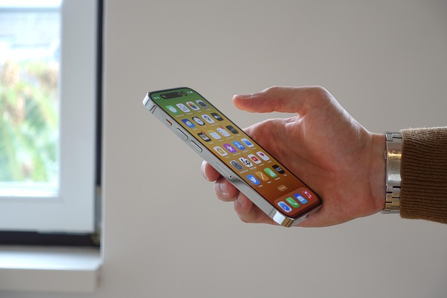 The iPhone next to your bed, yet still peace and quiet: Here’s how to sleep undisturbed while still being reachable in an emergency